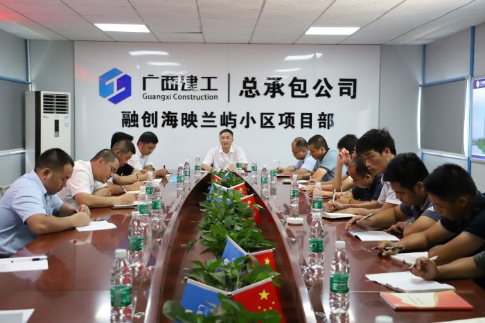 張強作指示。侯建杰 攝.jpg