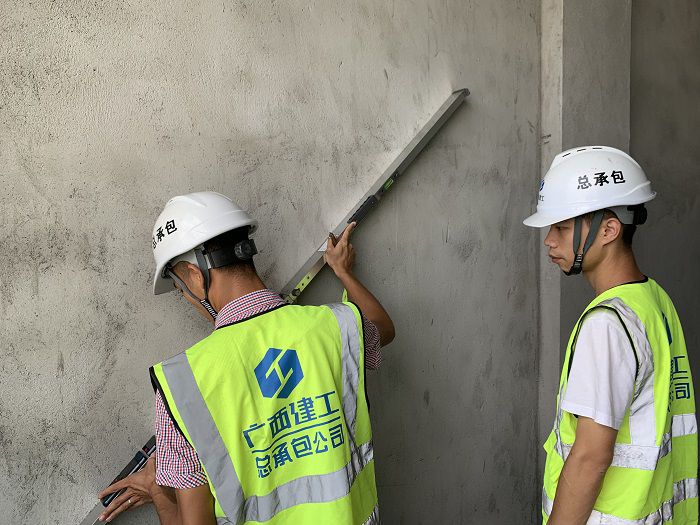 現場(chǎng)知識技能指導。梁宗呂 攝.jpg