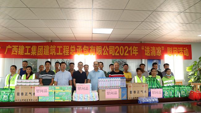 合影。楊鈺 攝（修圖）.jpg
