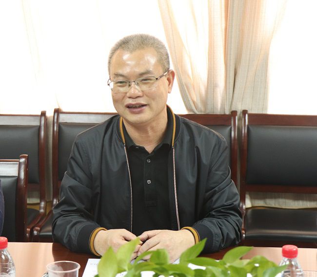 鄧少新在會(huì )上作總結講話(huà)。（修圖） 周煜川 攝.jpg