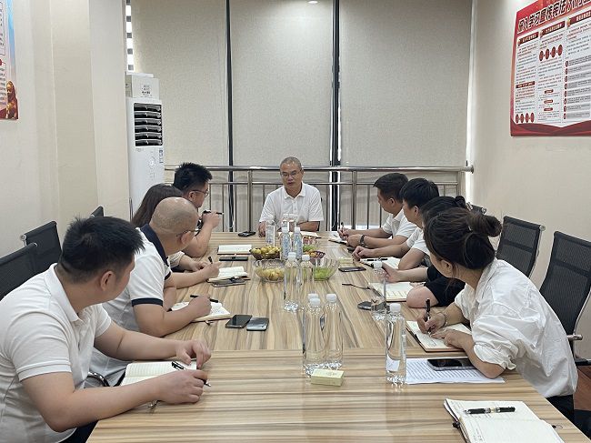調研會(huì )現場(chǎng)。黃丹 攝（修圖）.jpg
