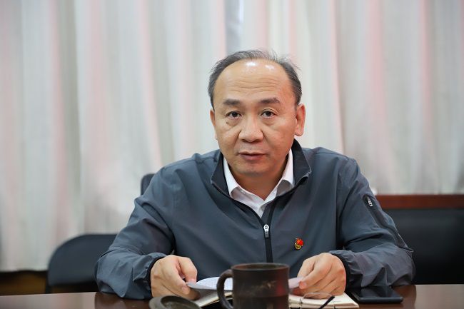 陸烜講話(huà)。侯健杰攝（修圖）.jpg
