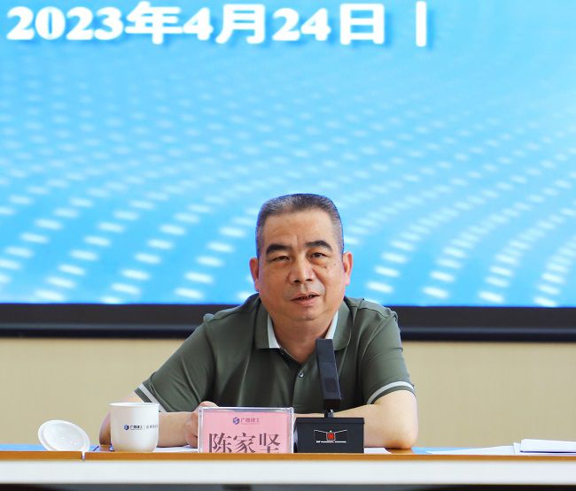 陳家堅講話(huà)。鄭詩(shī)寶 攝000。.jpg