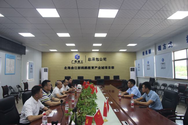 座談會(huì )現場(chǎng)。梁紅玉 攝（修圖）.jpg